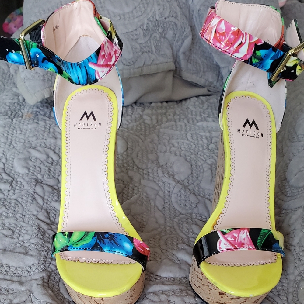 Sandles